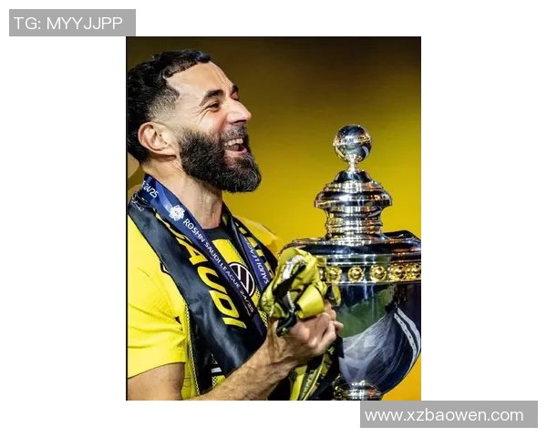 本泽马:从足球天才到传奇巨星的辉煌旅程与成就回顾 本泽马:从足球天才到传奇巨星的辉煌旅程与成就回顾