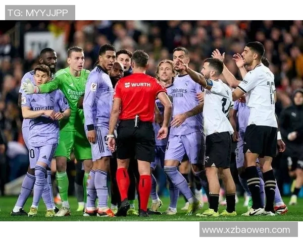 皇马主场迎战格拉纳,力争三分巩固联赛领先地位 皇马主场迎战格拉纳,力争三分巩固联赛领先地位